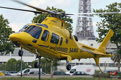 Hélicoptère AW109 du SAMU 28