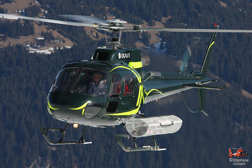 Hélicoptère AS350 Ecureuil d'IXAIR