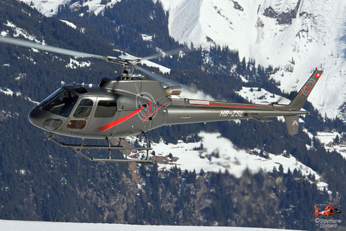 Hélicoptère AS350 Ecureuil d'HELIMOUNTAINS