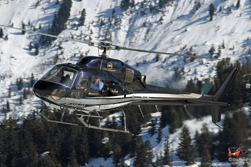 Hélicoptère AS355 Ecureuil d'AZUR HELICOPTERE