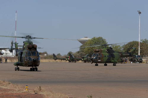 Hélicoptères Puma et Gazelle au Mali