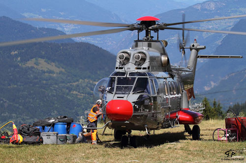 Hélicoptère AS332 C1 SuperPuma HB-ZKN d'EAGLE HELICOPTER