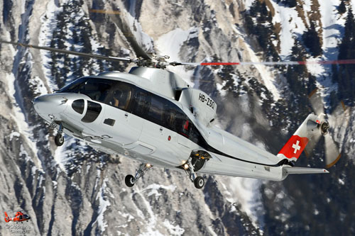 Hélicoptère Sikorsky S76C HB-ZSQ de SWIFT COPTERS à l'héliport de Courchevel