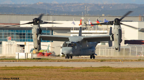 Hélicoptère à rotors basculants (convertible) V22 Osprey des Marines US