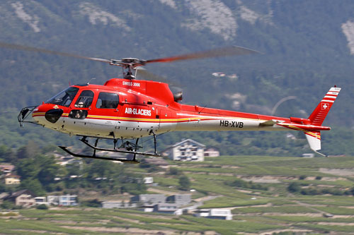 Hélicoptère AS350 B2 Ecureuil HB-XVB d'AIR GLACIERS