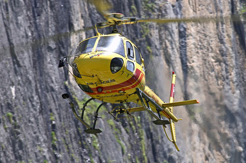 Hélicoptère AS350 B3 Ecureuil HB-ZHY d'AIR GLACIERS