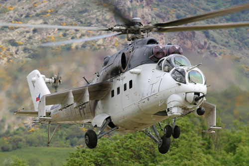 Hélicoptère d'attaque MI24 Hind D de l'armée tchèque