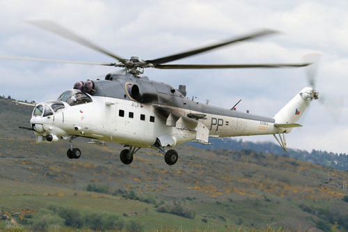 Hélicoptère d'attaque MI24 Hind D de l'armée tchèque