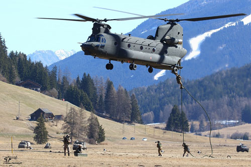 Hélicoptère CH47F Chinook de l'armée italienne