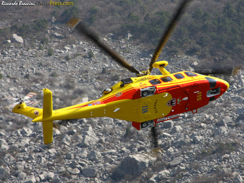 Hélicoptère AW139 I-TNDD de Nucleo Elicotteri Vigili del Fueco di Trento