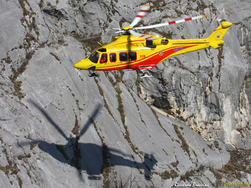 Hélicoptère AW139 I-TNCC de Nucleo Elicotteri Vigili del Fueco di Trento