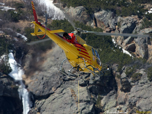 Hélicoptère AS350 B3 Ecureuil I-TNLD de Nucleo Elicotteri Vigili del Fueco di Trento