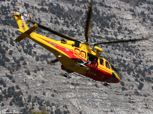 Hélicoptère AW139 I-TNCC de Nucleo Elicotteri Vigili del Fueco di Trento