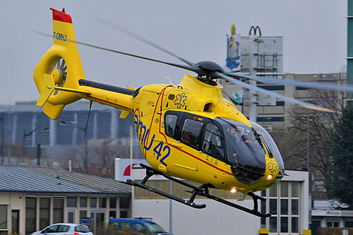 Hélicoptère EC135 F-GMHJ du SAMU 42