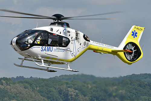 Hélicoptère H135 F-HLCH du SAMU 25