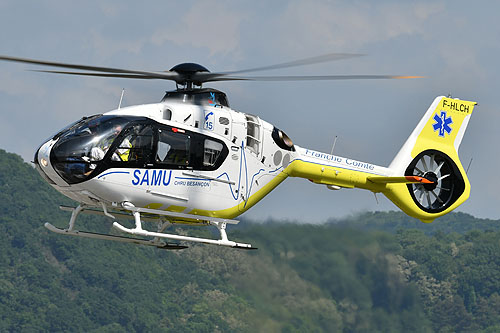 Hélicoptère H135 F-HLCH du SAMU 25