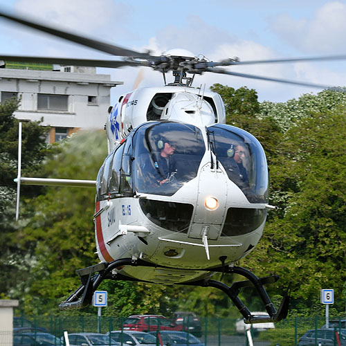 Hélicoptère EC145 OO-NHB du SAMU 59 de Lille