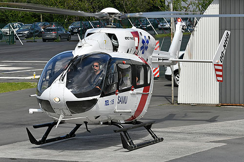 Hélicoptère EC145 OO-NHB du SAMU 59 de Lille