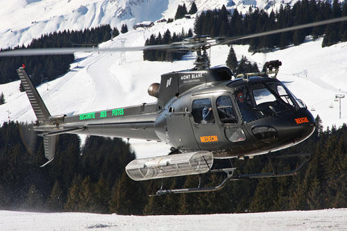 Hélicoptère AS350 Ecureuil B2 F-GKBE de Mont Blanc Hélicoptères