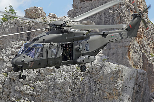 Hélicoptère NH90 Aviazione Esercito Italian Army Aviation