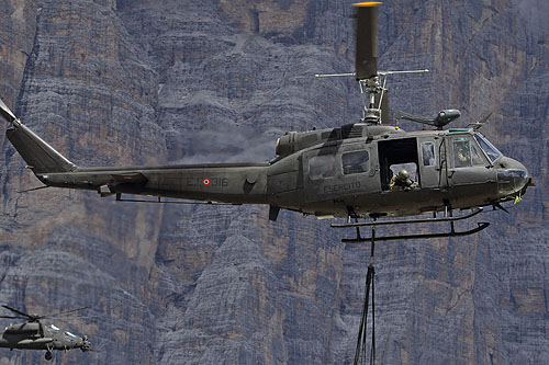 Hélicoptère AB205 Aviazione Esercito Italian Army Aviation