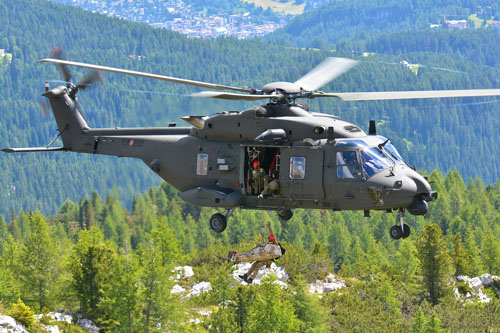 Hélicoptère NH90 Aviazione Esercito Italian Army Aviation