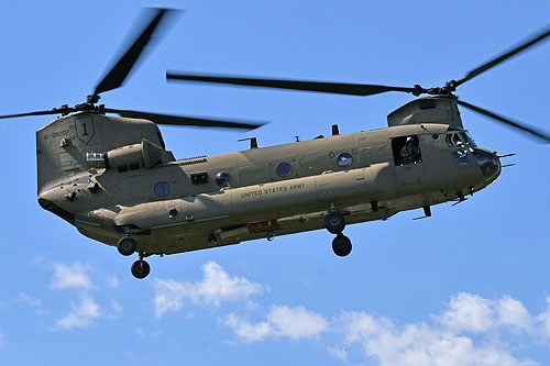 Hélicoptère CH47F Chinook américain