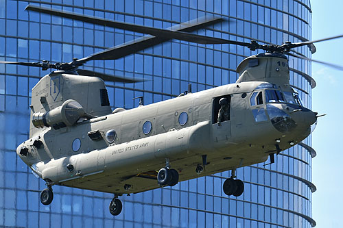 Hélicoptère CH47F Chinook américain