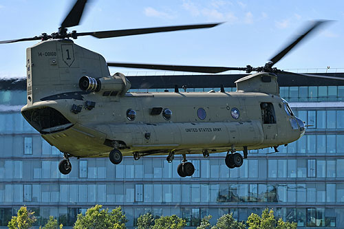 Hélicoptère CH47F Chinook américain