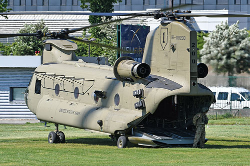 Hélicoptère CH47F Chinook américain