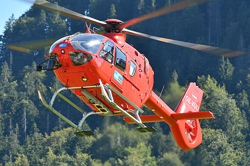 Hélicoptère de secours H135 OE-XUU Heli Austria