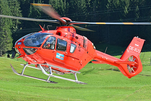 Hélicoptère de secours H135 OE-XUU Heli Austria