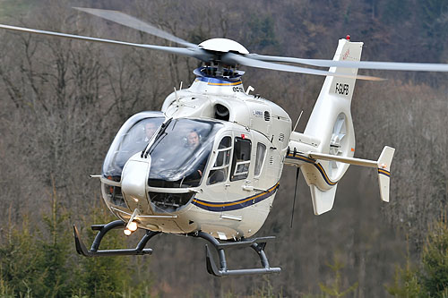 Hélicoptère EC135 F-GUFB de MBH