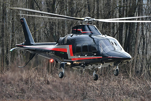 Hélicoptère AW109 F-HOLY de Skycam Hélicoptères