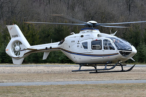 Hélicoptère EC135 F-GUFB de MBH