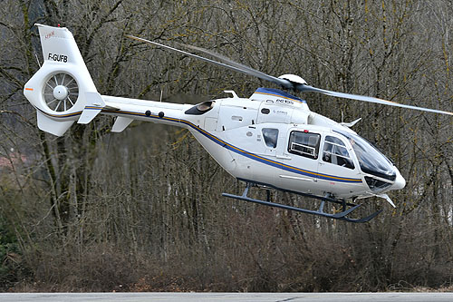 Hélicoptère EC135 F-GUFB de MBH