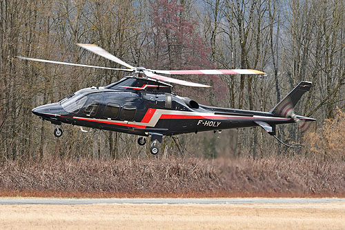 Hélicoptère AW109 F-HOLY de Skycam Hélicoptères