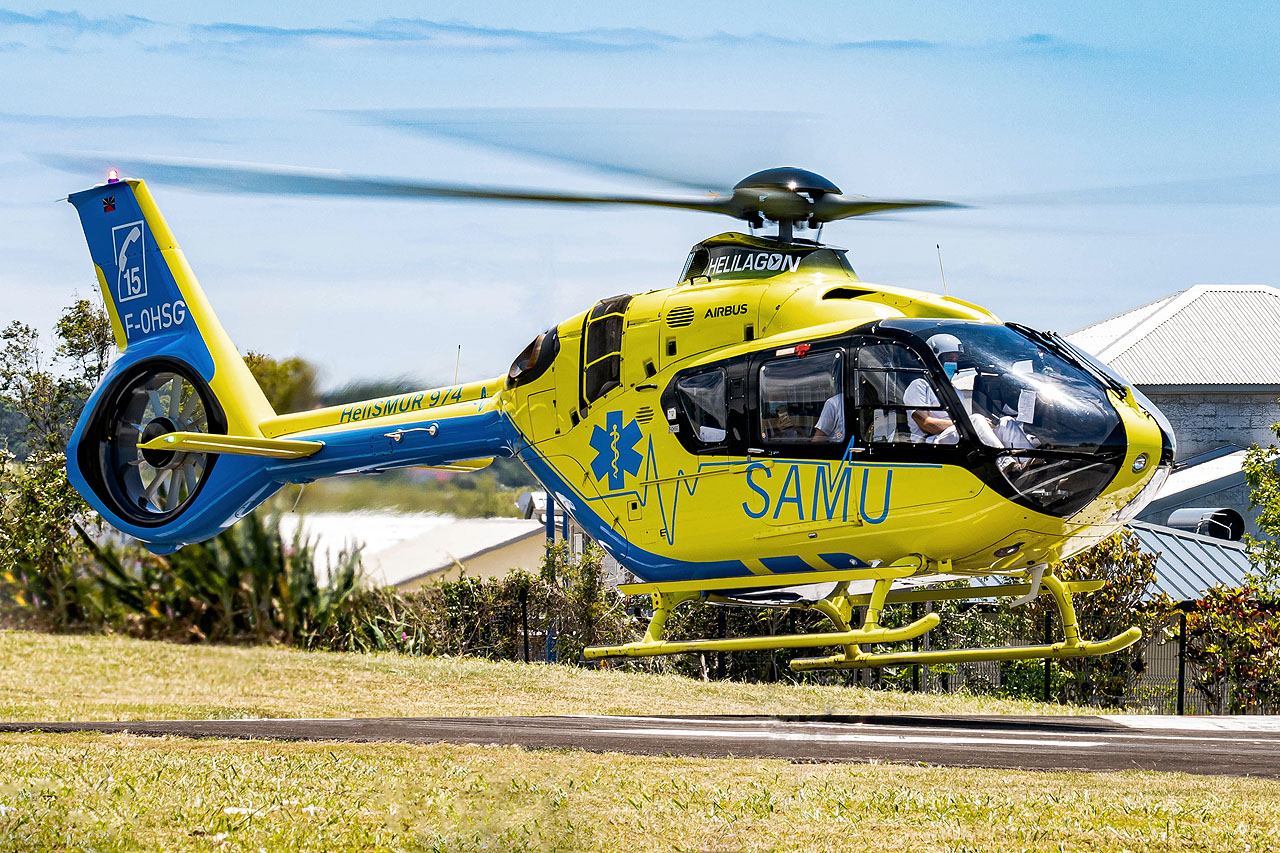 Hélicoptère H135 F-OHSG du SAMU 974 de l'île de La Réunion