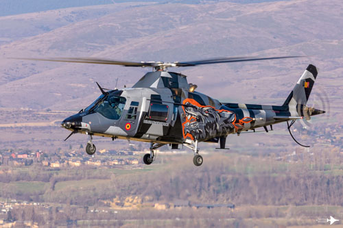 Hélicoptère A109 en camouflage Razzle Blades du Display Teams 2021 de l'Armée de l'Air belge