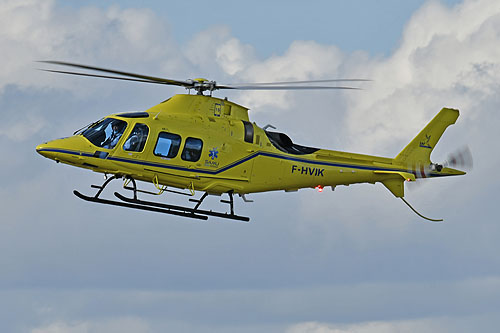 Hélicoptère AW109 Trekker F-HVIK du SAMU 76