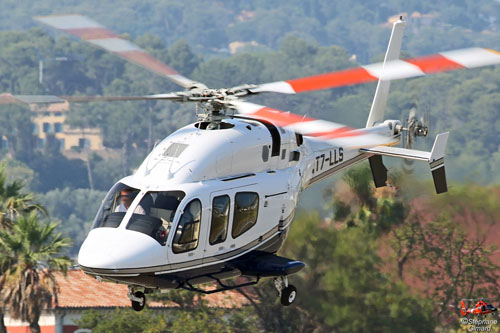 Hélicoptère BELL 429 WLG T7-LLS