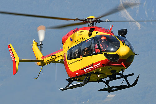 Hélicoptère EC145 F-ZBQK de la Sécurité Civile basé au Versoud