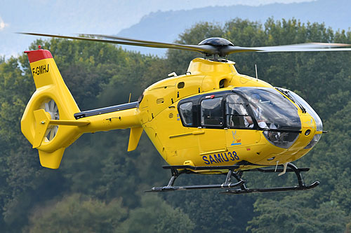 Hélicoptère EC135 F-GMHJ du SAMU 38, opéré par SAF Hélicoptères