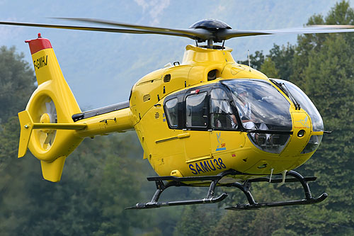 Hélicoptère EC135 F-GMHJ du SAMU 38, opéré par SAF Hélicoptères