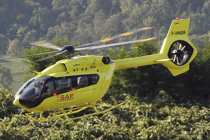 Hélicoptère H145 F-HNOR 5 pales de SAF Training Academy