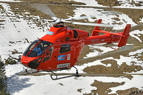 Hélicoptère de secours MD902 OE-XII Martin 6 d'HELI TIROL