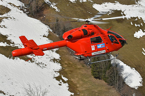 Hélicoptère de secours MD902 OE-XII Martin 6 d'HELI TIROL