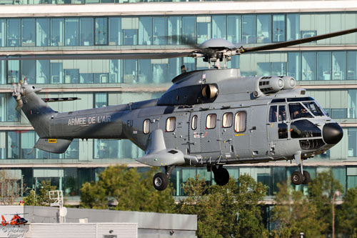 Hélicoptère AS332 L1 SuperPuma FU de l'Armée de l'Air