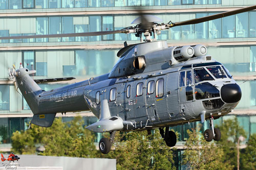 Hélicoptère AS332 L1 SuperPuma FU de l'Armée de l'Air