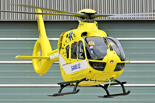 Hélicoptère H135 F-HUMS du SAMU 02